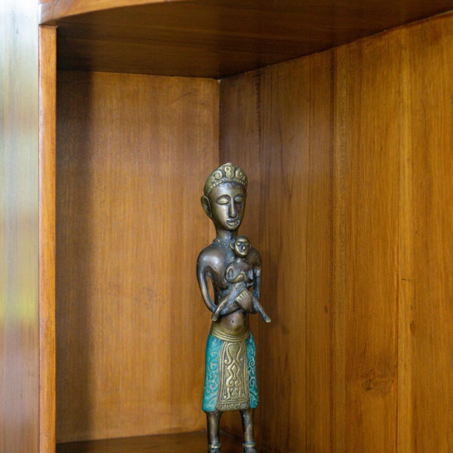 Tri Murti - zDetials